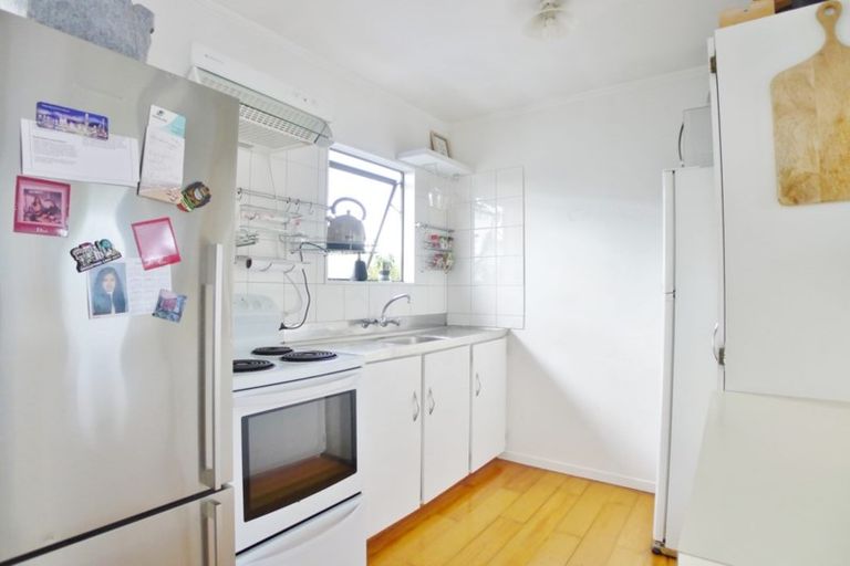 Photo of property in 2/37 Mcleod Road, Weymouth, Auckland, 2103