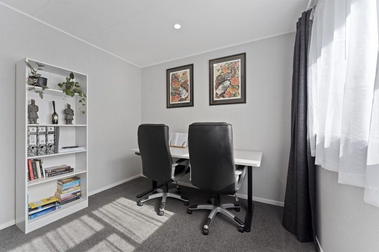 Photo of property in 34b Somerset Crescent, Highbury, Palmerston North, 4412