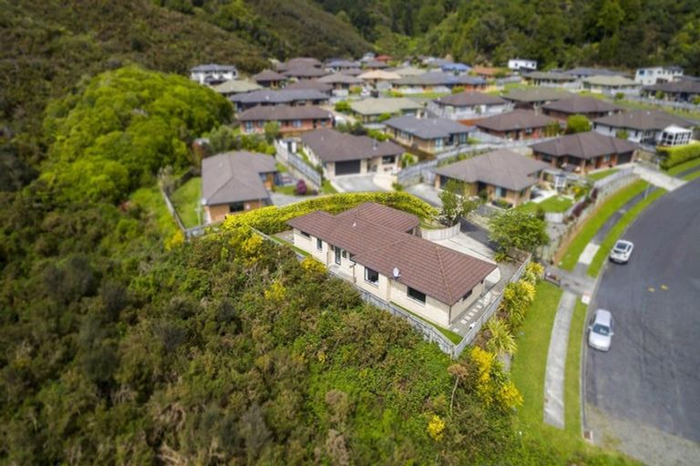 Photo of property in 58 King Charles Drive, Kingsley Heights, Upper Hutt, 5018