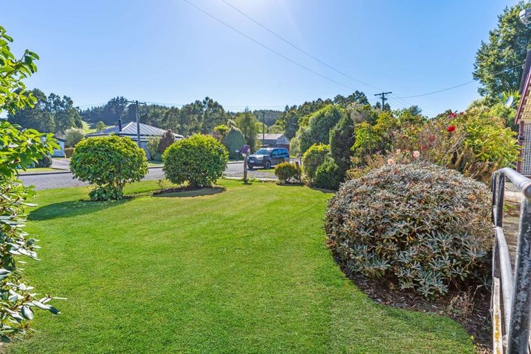 Photo of property in 38 Saint Catherine Street, Kaitangata, 9210