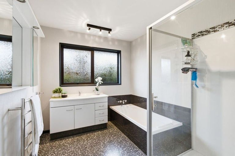 Photo of property in 22 O'halloran Drive, Halswell, Christchurch, 8025