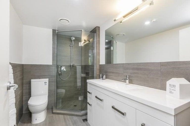 Photo of property in The Mews, 10/8 Basque Road, Eden Terrace, Auckland, 1021