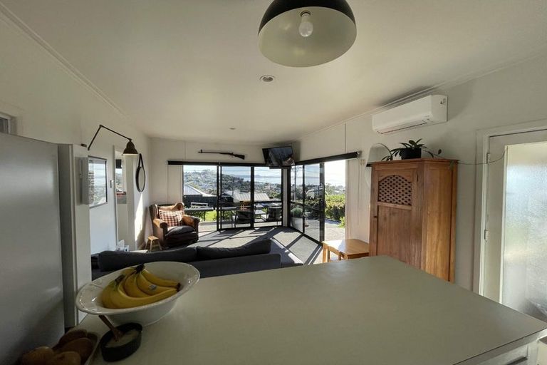 Photo of property in 17a Brightside Road, Stanmore Bay, Whangaparaoa, 0932