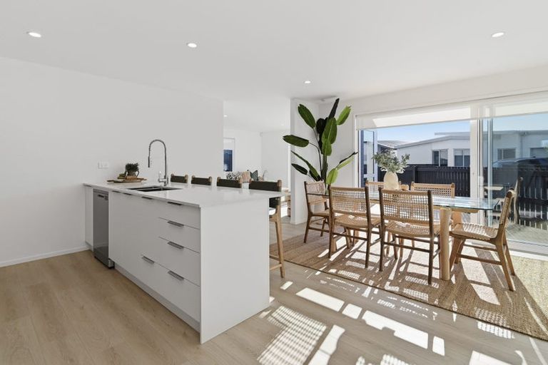 Photo of property in 15 Rehua Way, Papamoa, 3118