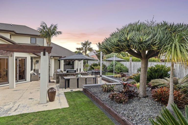 Photo of property in 14a Veale Road, Frankleigh Park, New Plymouth, 4310