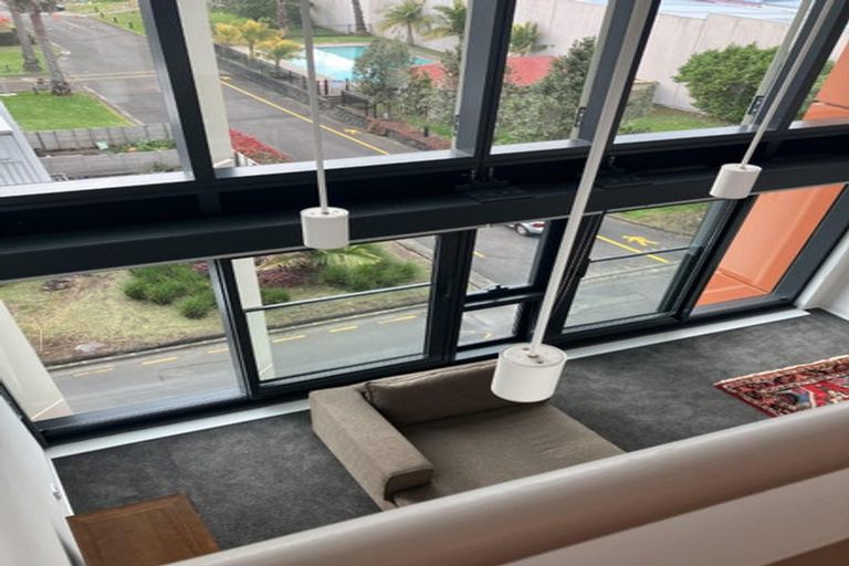 Photo of property in 1f/30 Westward Ho, Glen Eden, Auckland, 0602