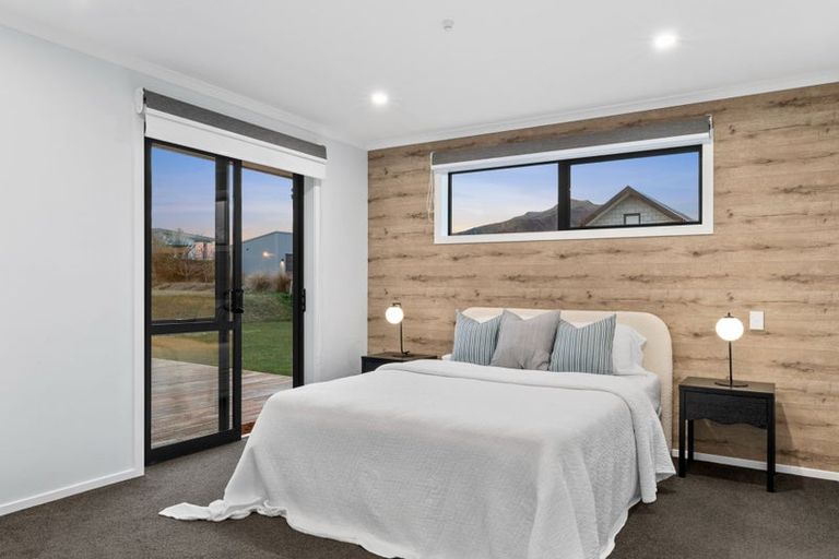 Photo of property in 6 Avalanche Place, Wanaka, 9305