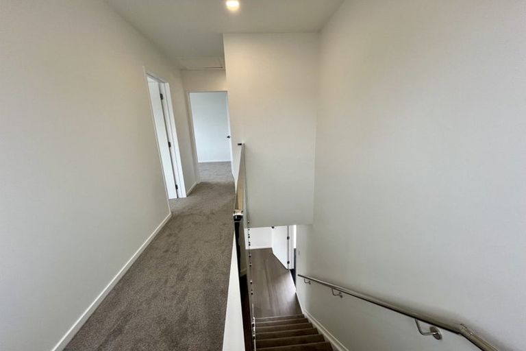Photo of property in 12a Massine Place, Randwick Park, Auckland, 2105