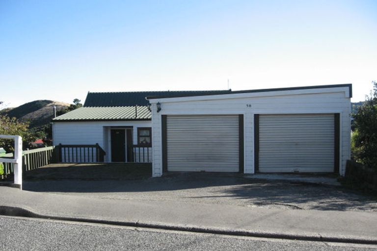 Photo of property in 58a Black Rock Road, Newlands, Wellington, 6037