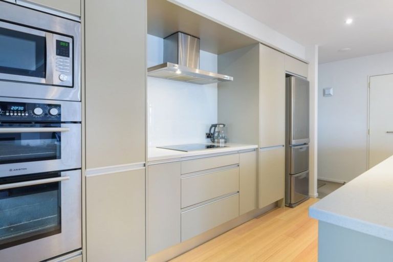 Photo of property in Vivaldi Apartments, 5/48 Marine Parade, Mount Maunganui, 3116