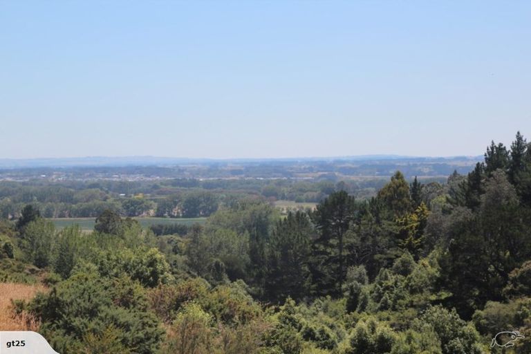 Photo of property in 24 Coutts Way, Fitzherbert, Palmerston North, 4410