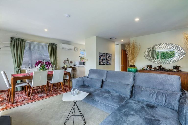 Photo of property in 1/215 Wairakei Road, Bryndwr, Christchurch, 8053