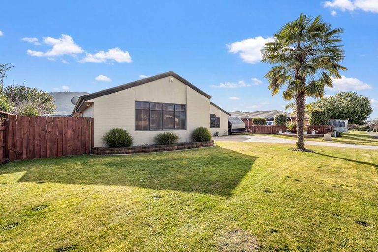 Photo of property in 6 Mccahon Drive, Pukehangi, Rotorua, 3015