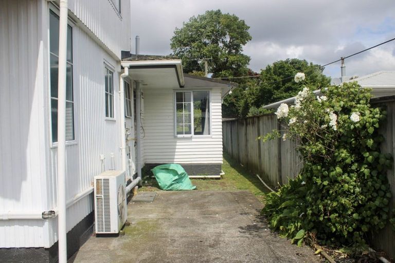Photo of property in 5 Sullivan Avenue, Mangere Bridge, Auckland, 2022