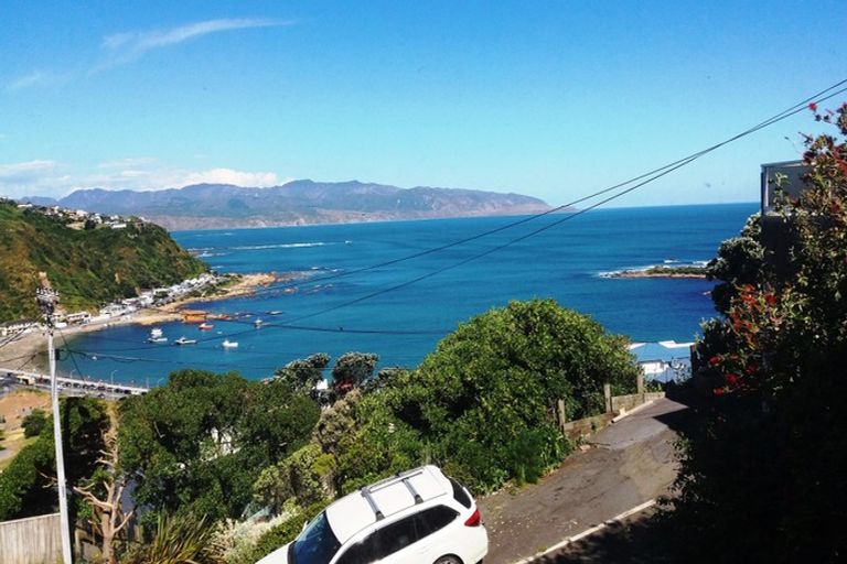 Photo of property in 37 Milne Terrace, Island Bay, Wellington, 6023