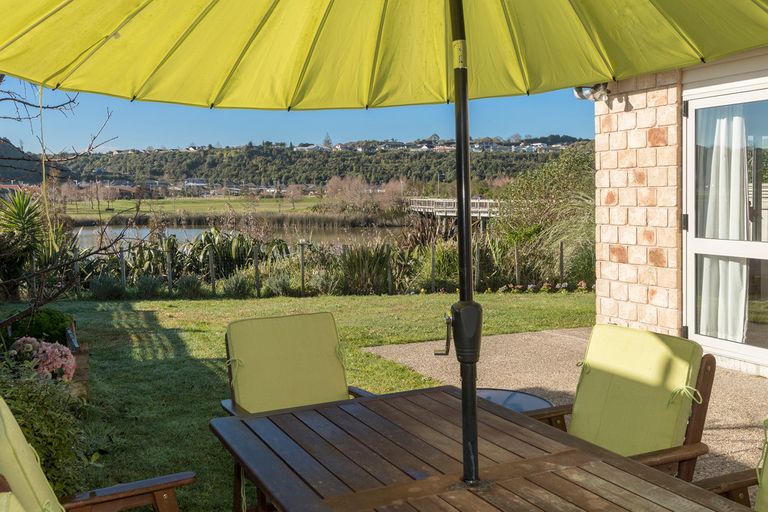 Photo of property in 39 Scoria Close, Pyes Pa, Tauranga, 3112