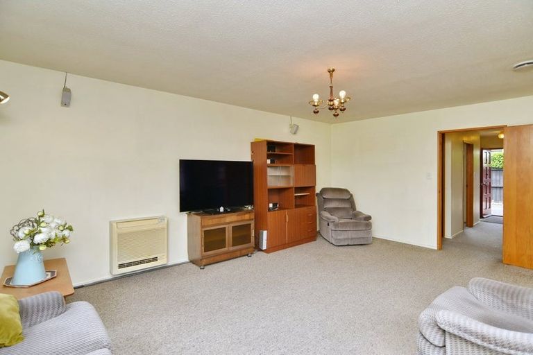 Photo of property in 1/49a Regency Crescent, Redwood, Christchurch, 8051