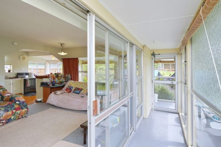 Photo of property in 2/23 Crofton Road, Harewood, Christchurch, 8051