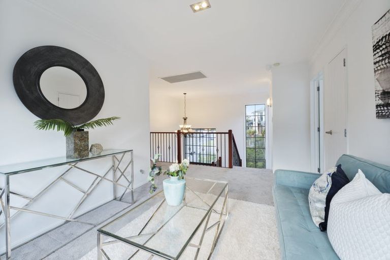 Photo of property in 54 Sapperton Drive, Henderson, Auckland, 0612