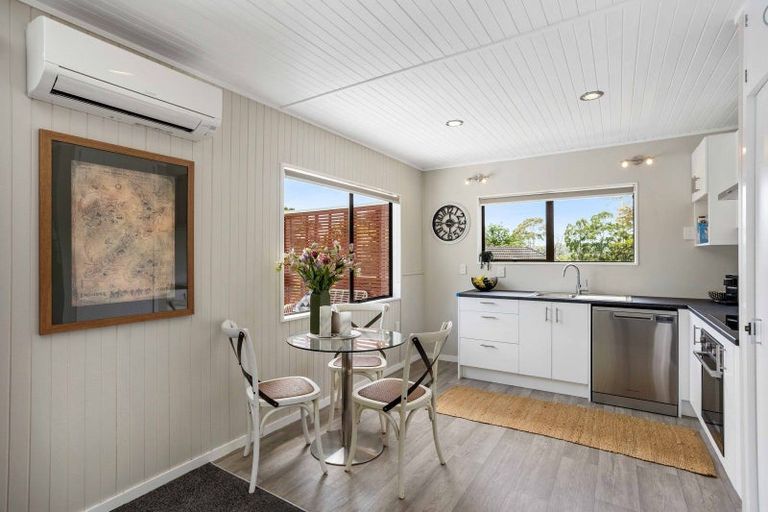 Photo of property in 2/30 Fordham Street, Beach Haven, Auckland, 0626