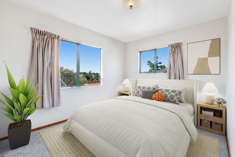 Photo of property in 14 Jean Place, Stanmore Bay, Whangaparaoa, 0932
