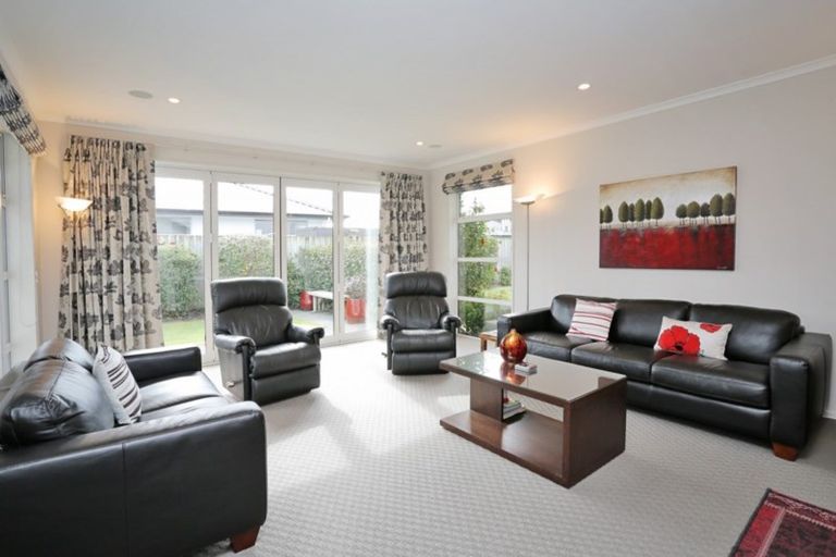 Photo of property in 10 Northside Drive, Waikiwi, Invercargill, 9810