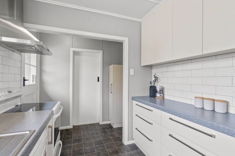 Photo of property in 2 Ballantrae Street, Wallacetown, 9816