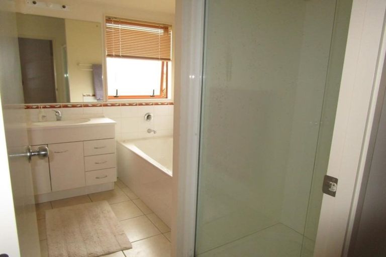 Photo of property in 120 Dominion Road, Papakura, 2110