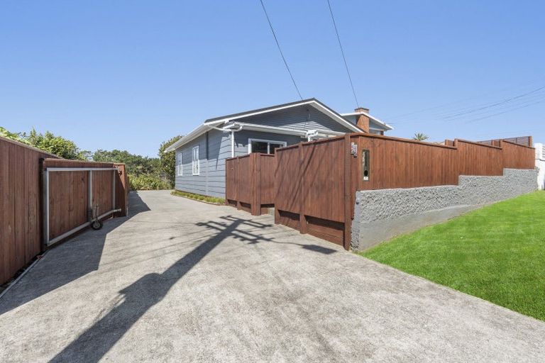 Photo of property in 53 Ngamotu Road, Moturoa, New Plymouth, 4310
