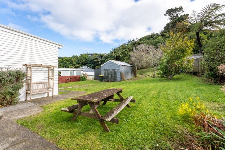 Photo of property in 91 Maungaraki Road, Korokoro, Lower Hutt, 5012