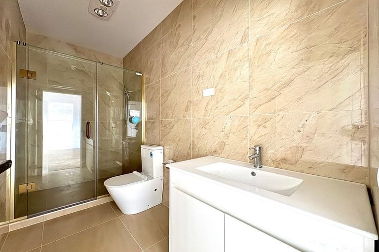 Photo of property in 86 Priestley Drive, Bucklands Beach, Auckland, 2014