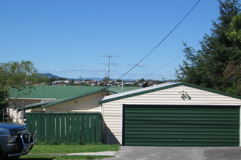 Photo of property in 28 Arran Road, Browns Bay, Auckland, 0630