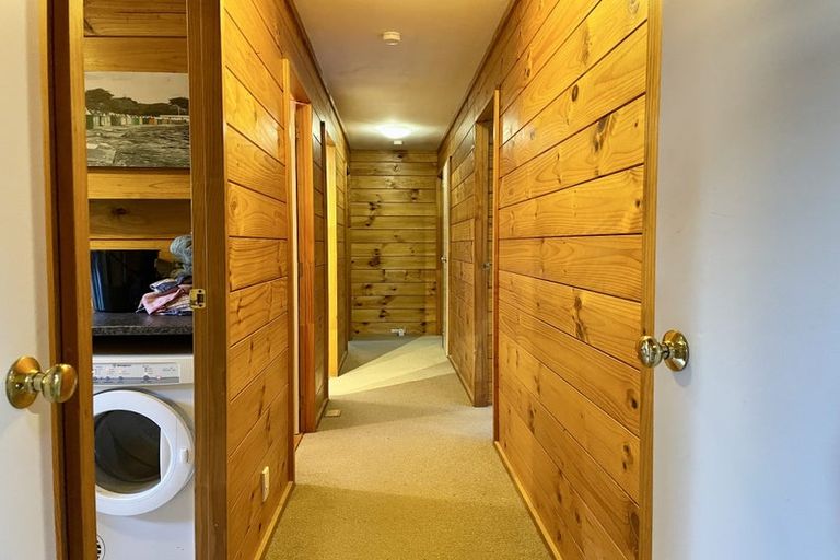 Photo of property in 25 Emlyn Place, Torbay, Auckland, 0630