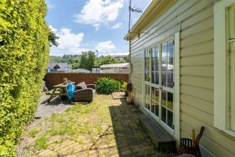 Photo of property in 97 Kaikorai Valley Road, Glenross, Dunedin, 9011