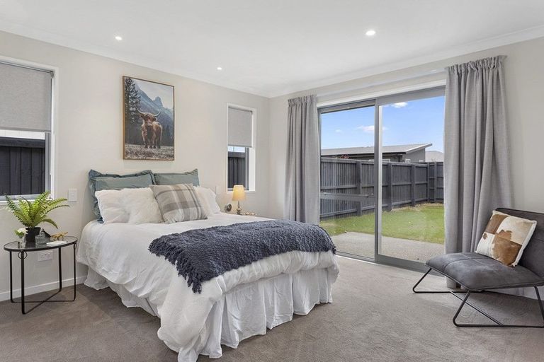 Photo of property in 15 Saint James Place, Rangiora, 7400