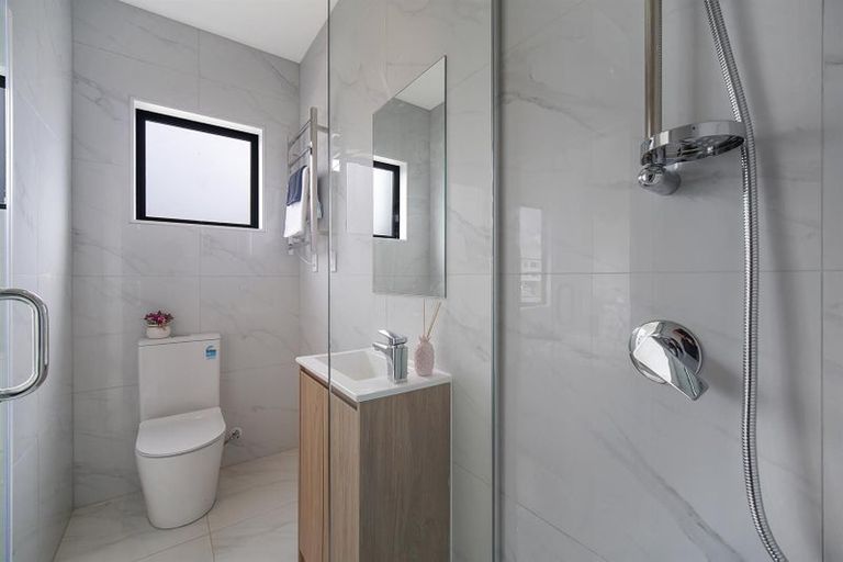 Photo of property in 20b Crestview Rise, Papakura, 2110