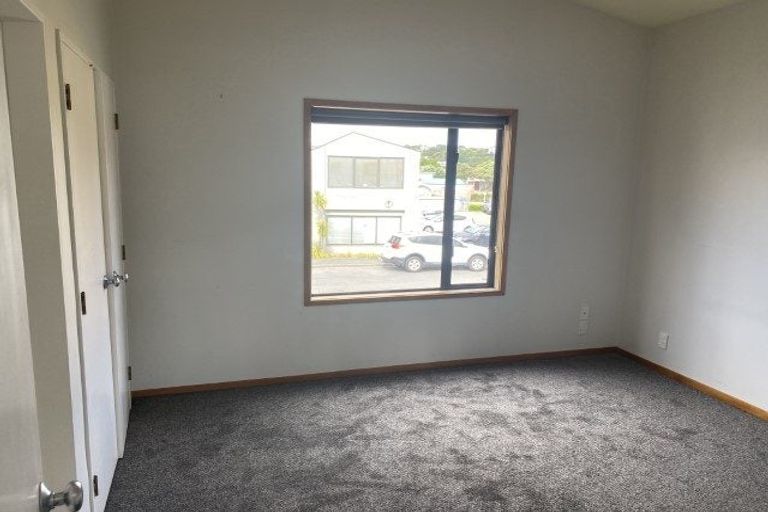 Photo of property in 22 Marina View, Paremata, Porirua, 5026