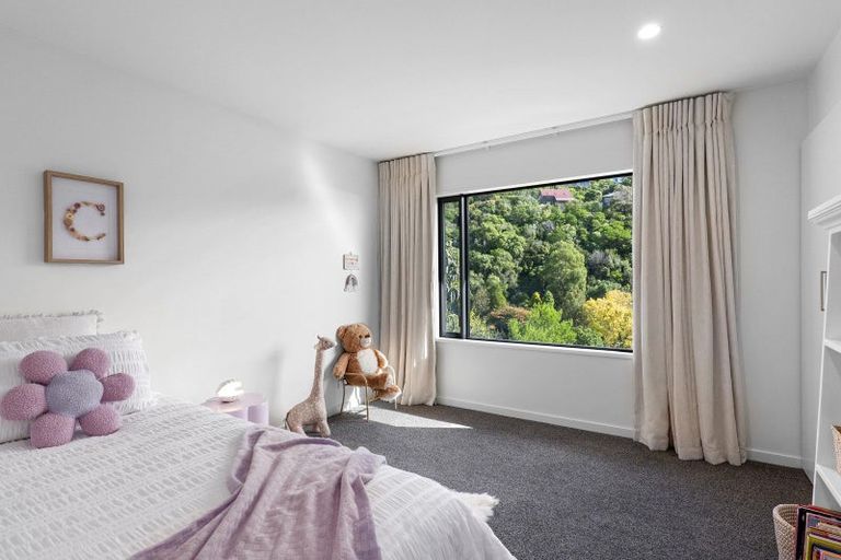 Photo of property in 32 Soleares Avenue, Mount Pleasant, Christchurch, 8081