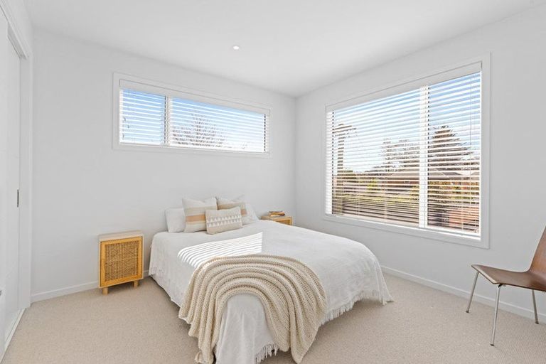 Photo of property in 17 Strowan Road, Strowan, Christchurch, 8052