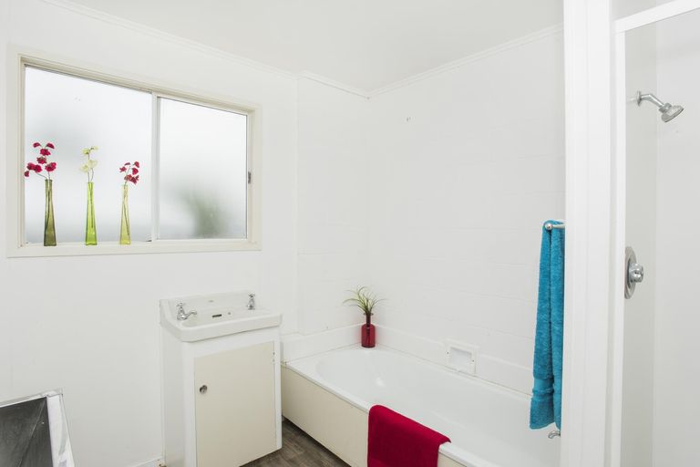 Photo of property in 18 Root Street, Gisborne, 4010