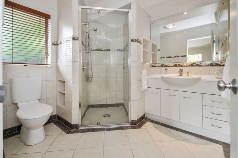 Photo of property in 4 Beverage Place, Rosehill, Papakura, 2113