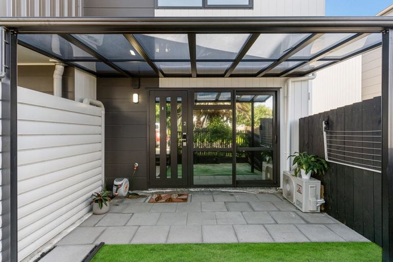 Photo of property in 2/4 Harry Ward Place, Henderson, Auckland, 0610