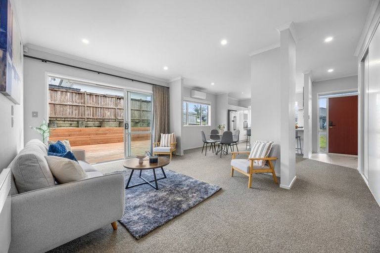 Photo of property in 5 Malbec Place, Huapai, Kumeu, 0810