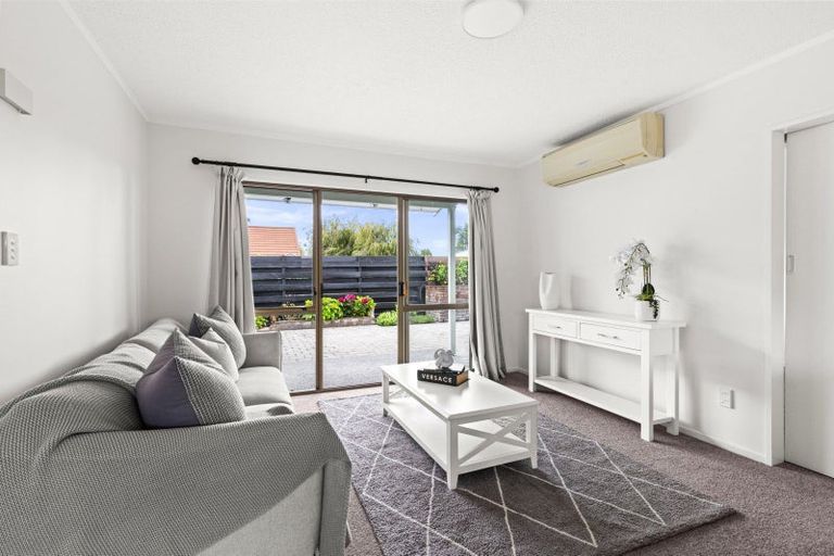 Photo of property in 35 Townshend Crescent, Greenmeadows, Napier, 4112