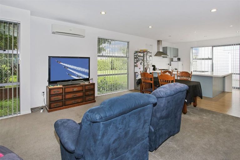 Photo of property in 30 Kauri Drive, Takanini, 2112
