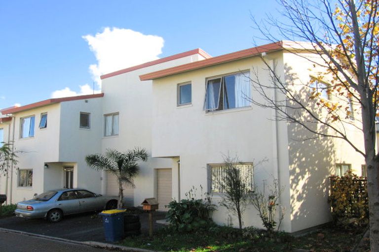 Photo of property in 8 Vitex Lane, Henderson, Auckland, 0612