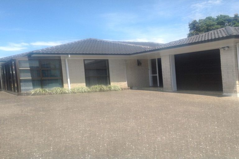 Photo of property in 1/4 Shakespeare Road, Milford, Auckland, 0620