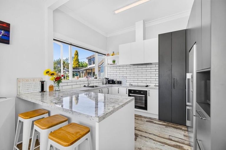 Photo of property in 1/6 Sundown Avenue, Manly, Whangaparaoa, 0930