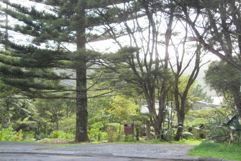 Photo of property in 14 Staley Road, Parau, Auckland, 0604