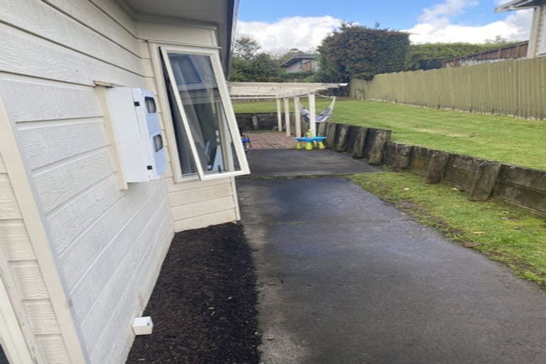 Photo of property in 15c Sarona Avenue, Glen Eden, Auckland, 0602